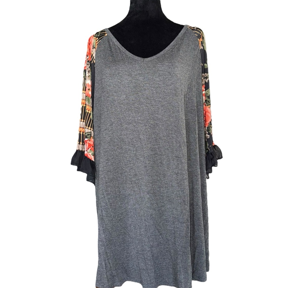 Egi Women’s Plus Size Short Sleeve Tunic Size 3XL Dark Grey Floral Sleeves